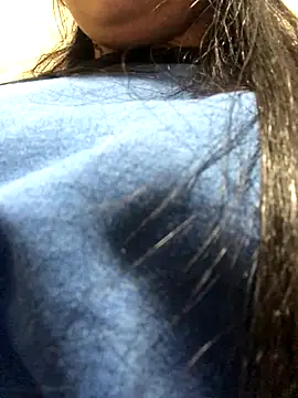 Snapshot of MAVI_EC chatting on 11/19/25, 11:27 MAVI EC online show from 11/19/25, 11:27