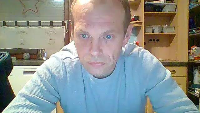 Snapshot of tommy3300 chatting on 01/08/26, 05:21 tommy3300 online show from 01/08/26, 05:21