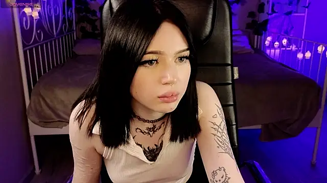 Emma Kirks online show from 10/23/25, 12:26