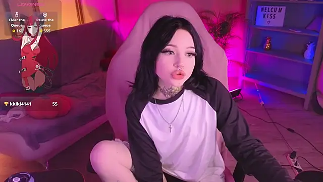 Emma Kirks online show from 05/26/26, 12:34