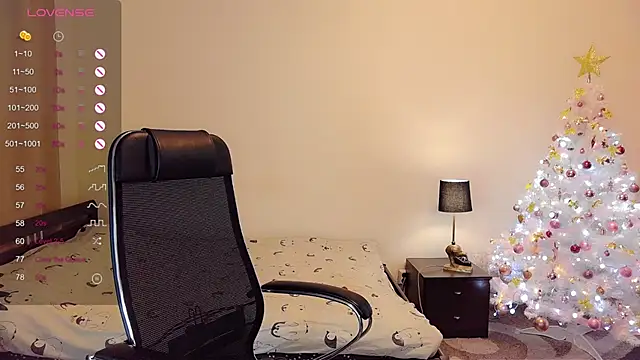 Snapshot of GwenSummers chatting on 12/09/24, 01:55 GwenSummers online show from 12/09/24, 01:55