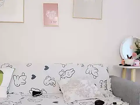 yuyan3929 online show from 10/28/25, 12:58