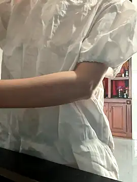 Snapshot of Emily-y chatting on 12/04/25, 03:27 Emily-y online show from 12/04/25, 03:27