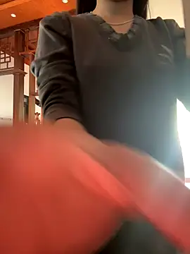 Snapshot of Emily-y chatting on 12/15/25, 03:44 Emily-y online show from 12/15/25, 03:44