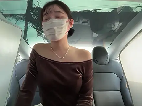 karenchaaan online show from 10/29/25, 01:30