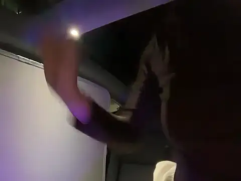 karenchaaan online show from 11/05/25, 09:31