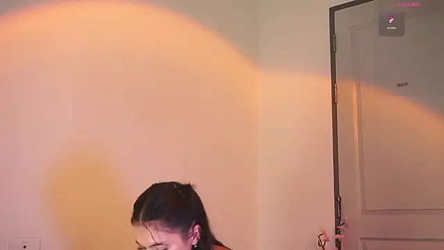 Lillu Cooper online show from 04/11/26, 07:45