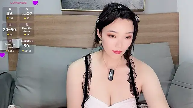 upoo7lt online show from 11/14/25, 01:54