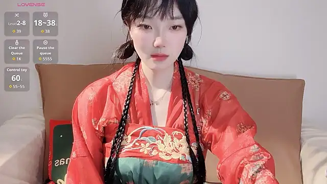 upoo7lt online show from 04/15/26, 01:56