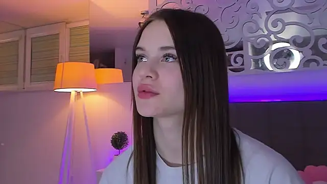 LuisaClover online show from 03/08/26, 01:47