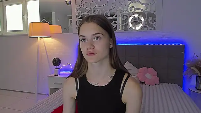 Snapshot of LuisaClover chatting on 07/25/26, 12:47 LuisaClover online show from 07/25/26, 12:47