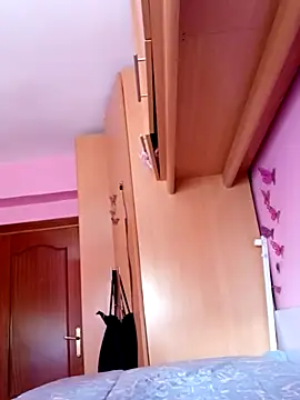 Snapshot of cotoncandyy chatting on 12/17/25, 03:29 cotoncandyy online show from 12/17/25, 03:29