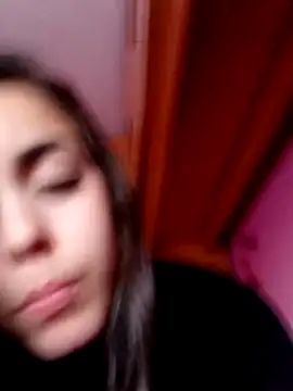 Snapshot of cotoncandyy chatting on 12/18/25, 04:35 cotoncandyy online show from 12/18/25, 04:35