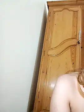 Snapshot of indilasixeey chatting on 11/23/25, 06:57 indilasixeey online show from 11/23/25, 06:57