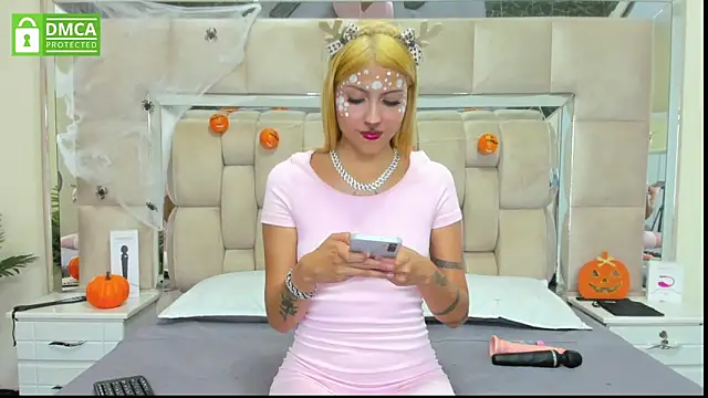 daniiela beteche777 online show from 10/31/25, 08:21