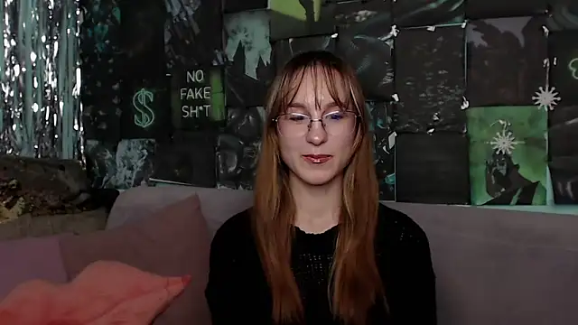 AlishaKellyi online show from 10/24/25, 05:37