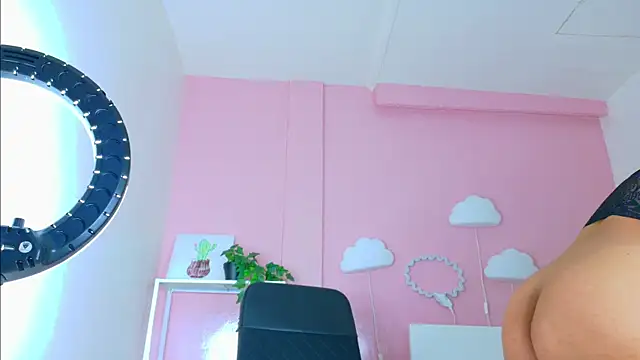 Snapshot of SeleneGibson__ chatting on 05/19/26, 07:20 SeleneGibson online show from 05/19/26, 07:20