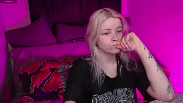 CherryNight6 online show from 04/12/26, 08:58