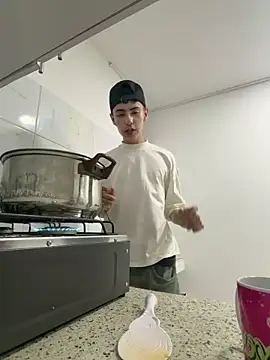 Sebastian Reed online show from 02/04/26, 06:30