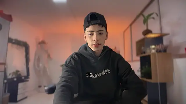 Sebastian Reed online show from 03/02/26, 04:25