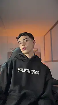 Sebastian Reed online show from 03/03/26, 04:40