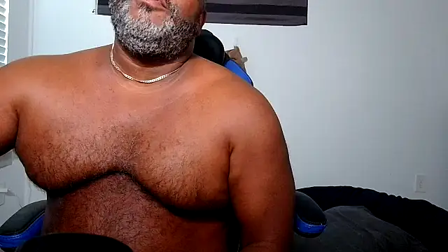 Snapshot of SplendaDaddy50 chatting on 07/08/26, 01:37 SplendaDaddy50 online show from 07/08/26, 01:37
