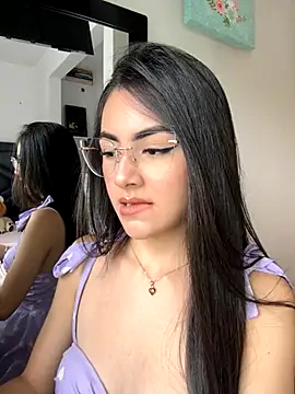 IslaCole online show from 11/13/25, 08:52