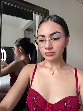 IslaCole online show from 02/03/26, 07:30