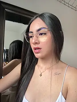 IslaCole online show from 02/10/26, 09:19