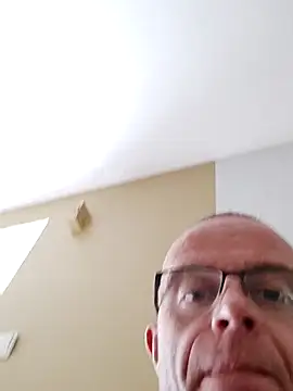 Snapshot of Breizh5605 chatting on 10/26/25, 12:33 Breizh5605 online show from 10/26/25, 12:33