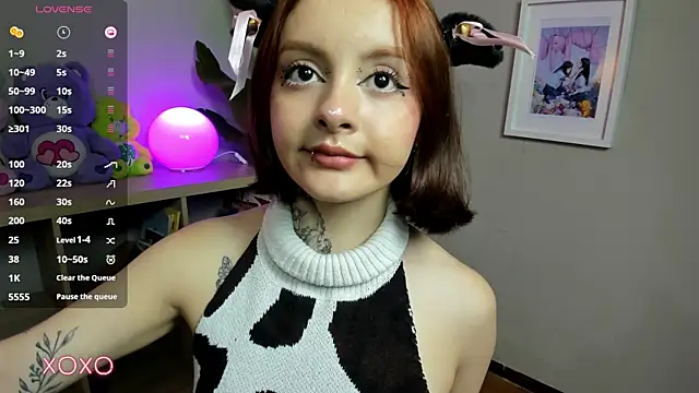 Snapshot of lexirouge__ chatting on 11/13/25, 12:48 lexirouge online show from 11/13/25, 12:48