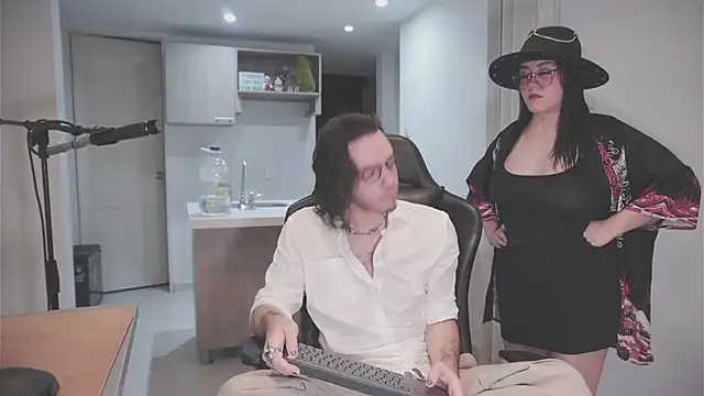 dan and daya online show from 11/17/25, 03:45