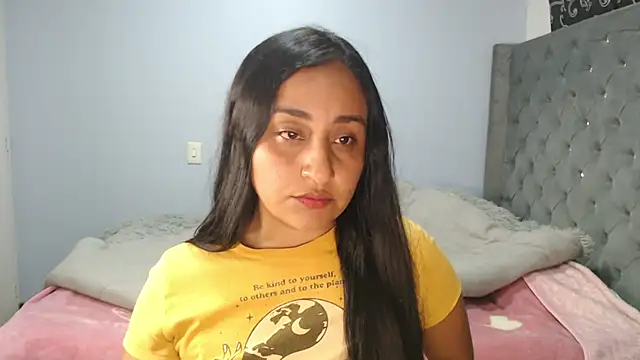 Snapshot of cute8smile chatting on 11/03/25, 10:53 cute8smile online show from 11/03/25, 10:53