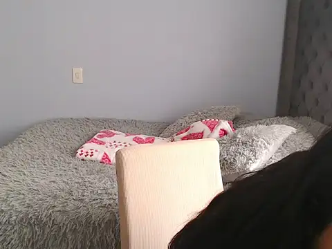 Snapshot of cute8smile chatting on 11/29/25, 04:10 cute8smile online show from 11/29/25, 04:10