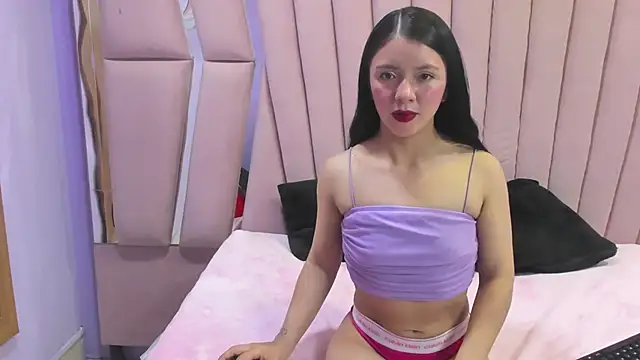 Snapshot of JulietaDiamond chatting on 11/05/25, 08:42 JulietaDiamond online show from 11/05/25, 08:42