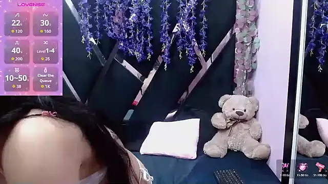 Snapshot of JulietaDiamond chatting on 11/28/25, 07:38 JulietaDiamond online show from 11/28/25, 07:38