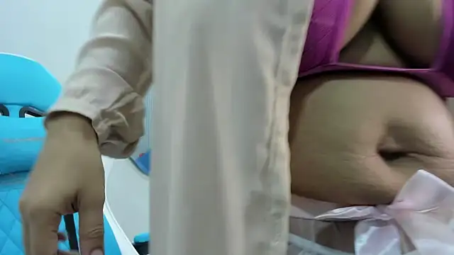 agata18  online show from 11/21/25, 12:26