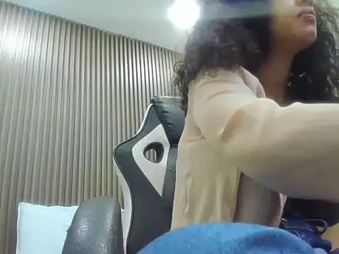 agata18  online show from 03/18/26, 07:17