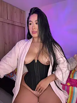 Snapshot of CHEL_21 chatting on 11/18/25, 10:36 CHEL 21 online show from 11/18/25, 10:36