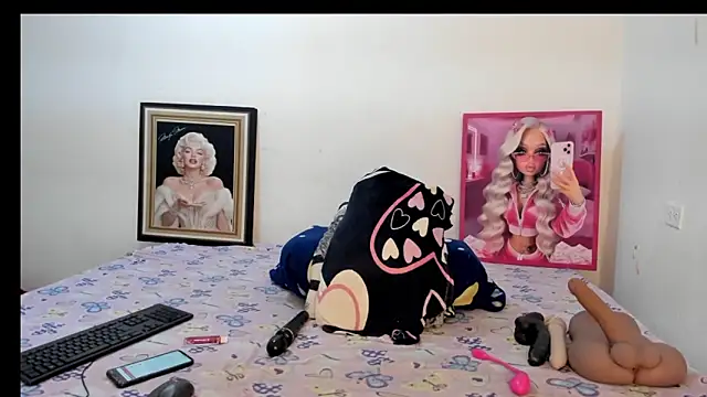 Snapshot of alahia66 chatting on 11/17/25, 11:49 alahia66 online show from 11/17/25, 11:49