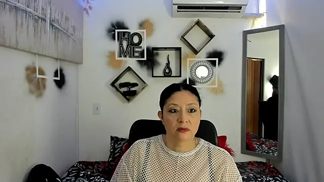 Snapshot of tatis_sofia chatting on 11/20/25, 01:00 tatis sofia online show from 11/20/25, 01:00