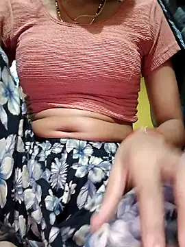 Snapshot of janvi_sharma87 chatting on 11/16/25, 05:02 janvi sharma87 online show from 11/16/25, 05:02