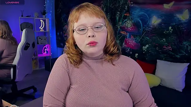 Snapshot of LottieReed chatting on 11/28/25, 05:04 LottieReed online show from 11/28/25, 05:04