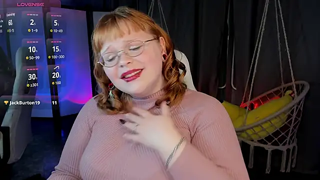 Snapshot of LottieReed chatting on 11/29/25, 04:54 LottieReed online show from 11/29/25, 04:54