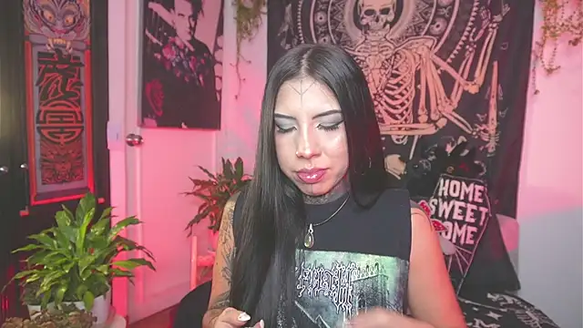 Dalia Vorhees online show from 05/15/26, 01:23