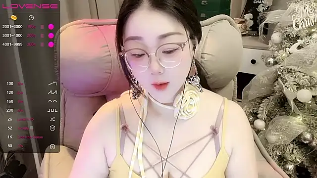 Snapshot of Monica-666888- chatting on 07/10/26, 04:42 Monica-666888- online show from 07/10/26, 04:42