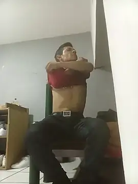 Snapshot of HSexy_Men00 chatting on 02/13/26, 01:56 HSexy Men00 online show from 02/13/26, 01:56