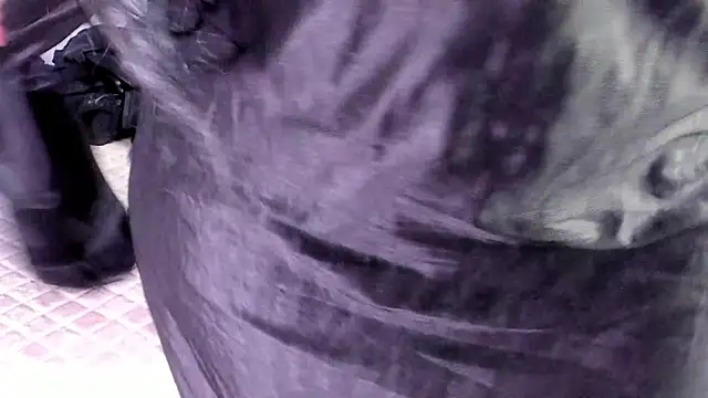 Snapshot of Jasmin_Hottie chatting on 10/24/25, 10:22 Jasmin Hottie online show from 10/24/25, 10:22