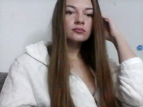 EllaMoonlight online show from 11/16/25, 09:20