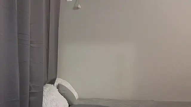 Snapshot of Oliver_star_boy_ chatting on 11/03/25, 04:41 Oliver star boy online show from 11/03/25, 04:41